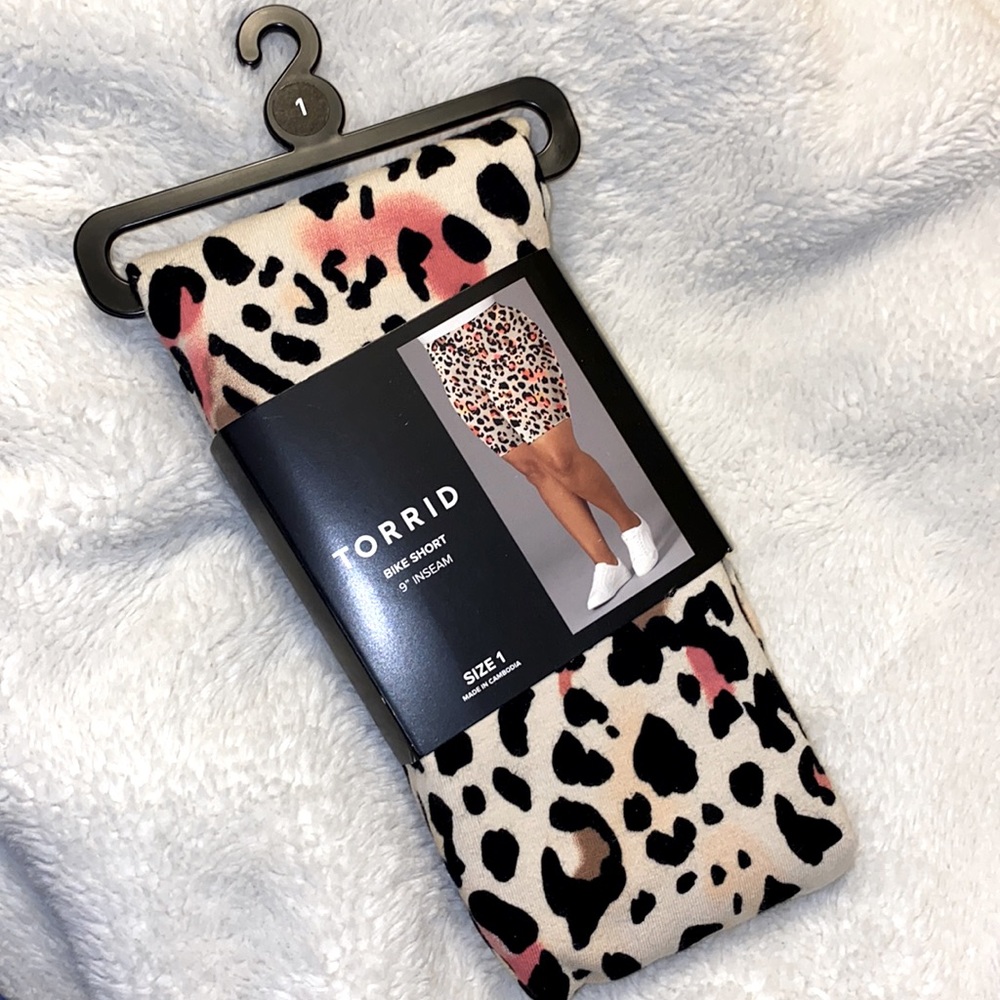 NEW  bike shorts TORRID SIZE 1 cheetah animal print with plasm of color legging.